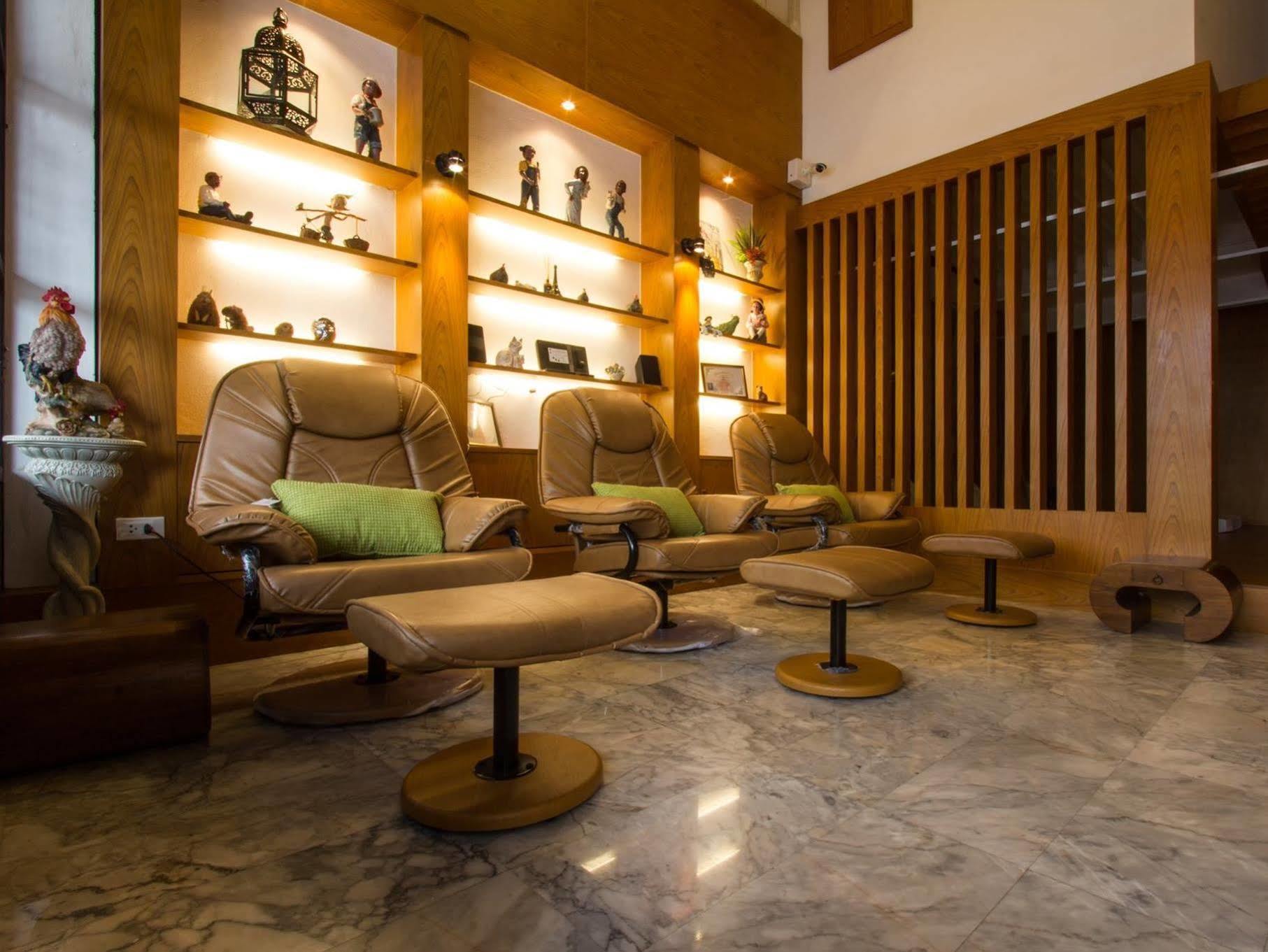 At Ease Bijou Hotel Chiang Mai Exterior foto